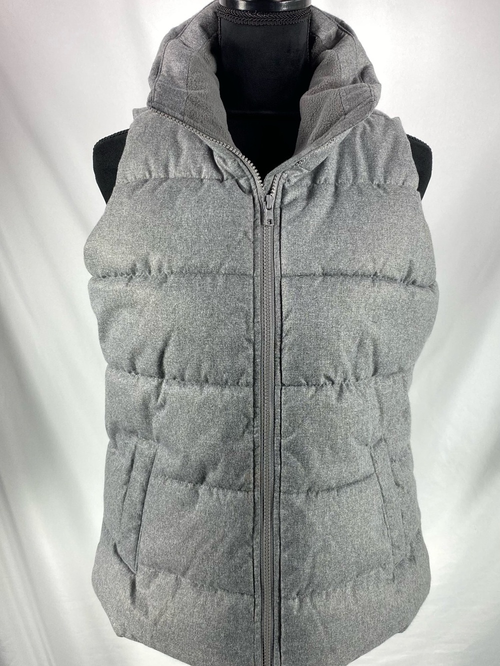Old Navy Women’s Gray Puffer Vest Hooded Quilted Full Zip Sleeveless Small